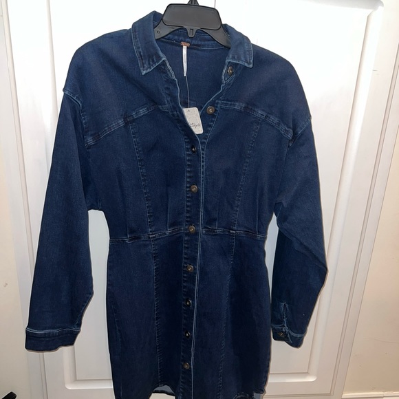 NEW FREE PEOPLE DARK INDIGO AMBER DENIM BUTTON MINI JEAN DRESS SIZE 6 - Picture 2 of 5